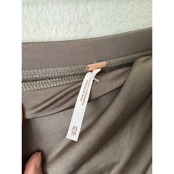 FREE PEOPLE Sage Green Soft Flowy Tulip Wrap High Low Style Maxi Skirt Size XS - Picture 6 of 9